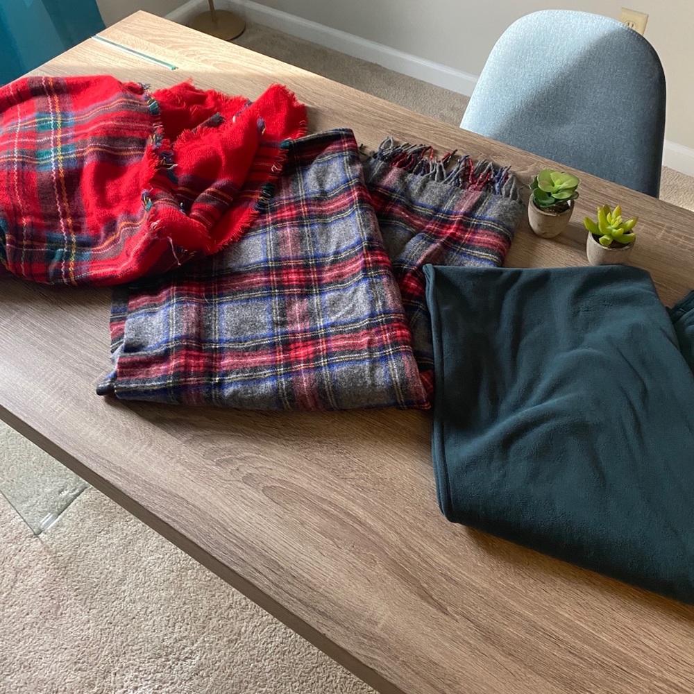 Lululemon, LL Bean, Old Navy Scarf Savings Bundle